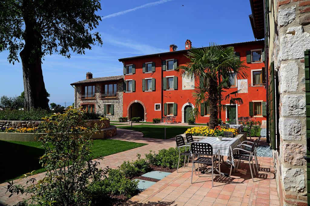 Borgo Mondragon Regio Gardameer